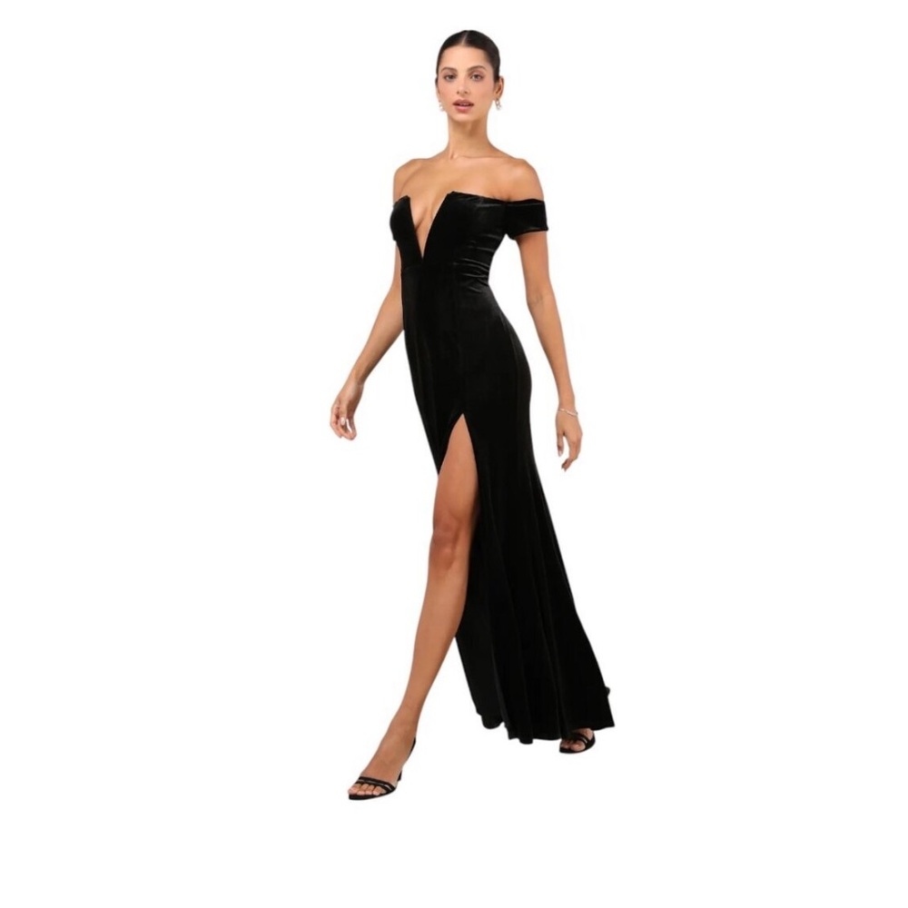 NWT Lulus Captivating Silhouette Black Velvet Off-the-Shoulder Dress